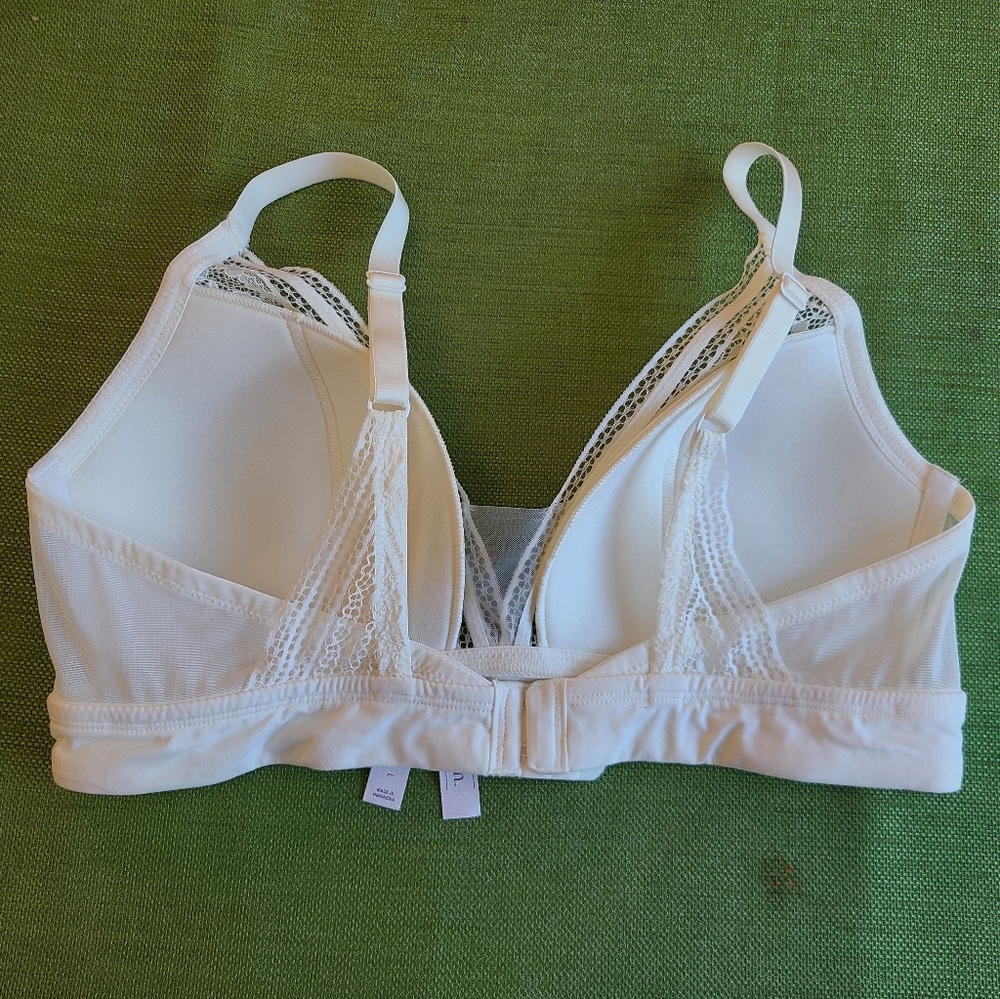 Auden White Lace Bra - Picture 3 of 3